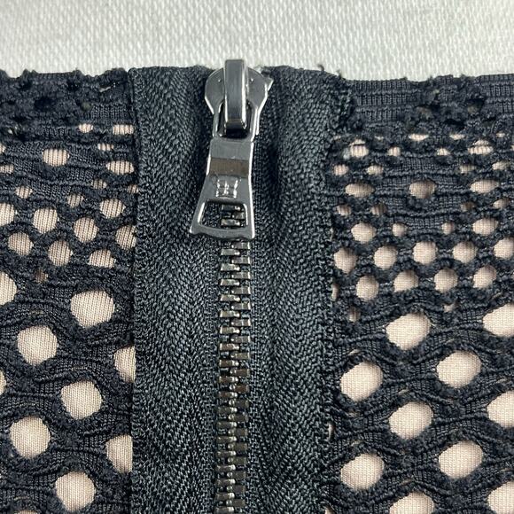 BCBG MaxAzria Vicktoria Black Lace Peplum Hem Top Shirt Size M Short Sleeve - Picture 10 of 14